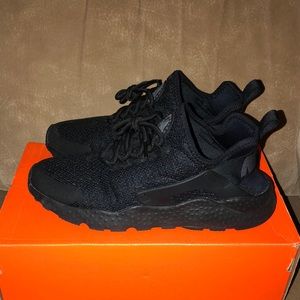 Nike Air Huarache Women’s 10 black LIKE NEW